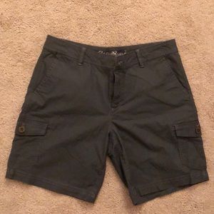 NWOT Eddie Bauer Knee-length Women’s hiking shorts